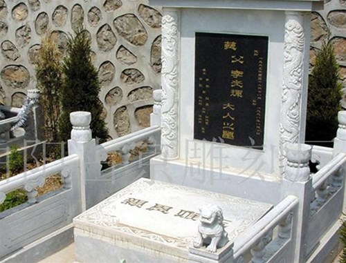 为什么选择花岗岩作为墓碑的石材