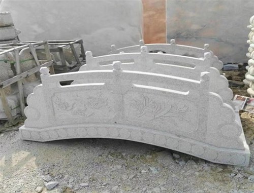 耐磨性和耐热性决定石栏杆使用花岗岩制作