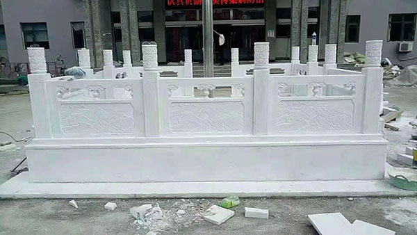 汉白玉旗台